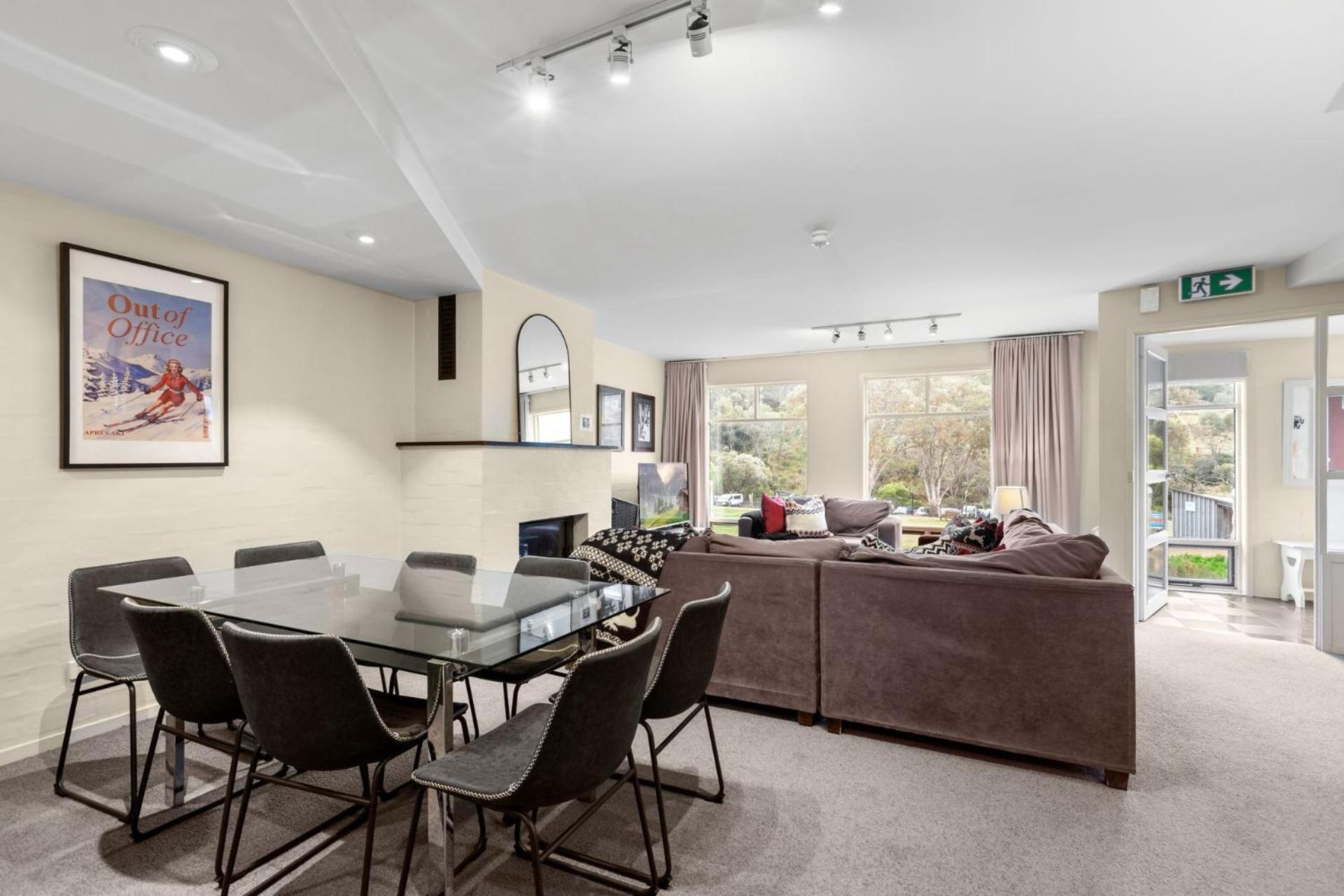 Village Green 2 Bedroom Loft Townhouse With Views Fireplace And Garage Parking ثريدبو المظهر الخارجي الصورة
