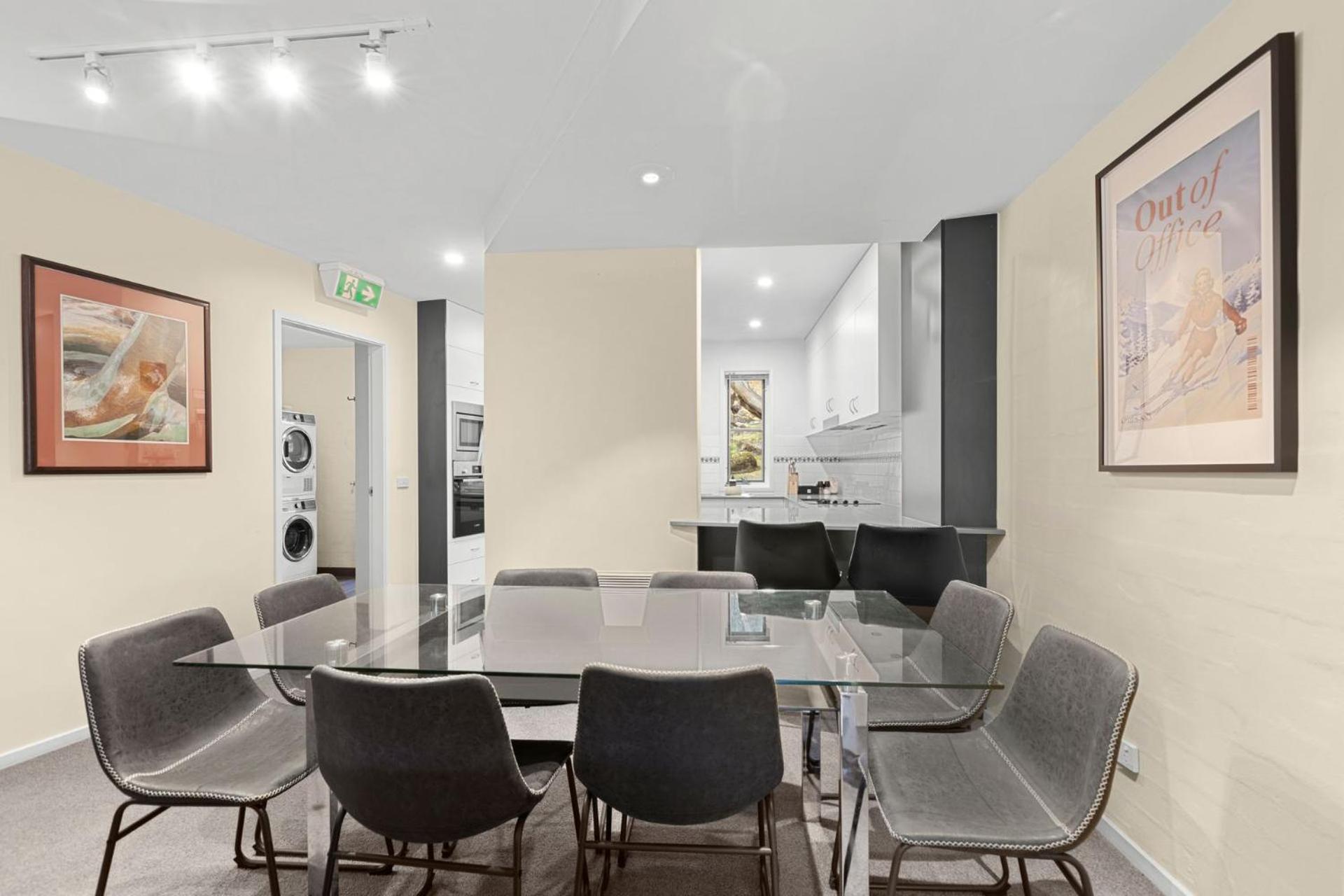 Village Green 2 Bedroom Loft Townhouse With Views Fireplace And Garage Parking ثريدبو المظهر الخارجي الصورة