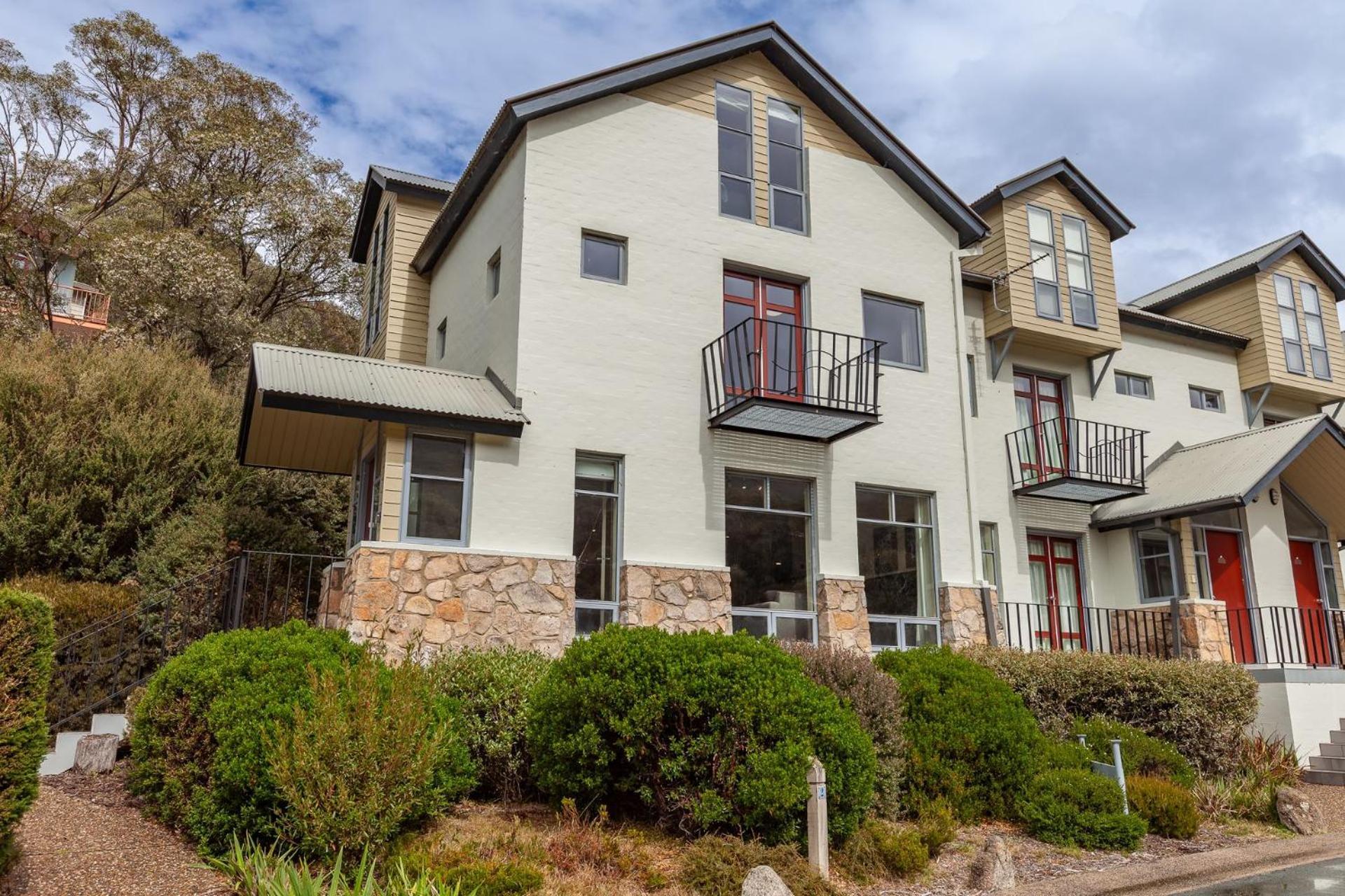 Village Green 2 Bedroom Loft Townhouse With Views Fireplace And Garage Parking ثريدبو المظهر الخارجي الصورة